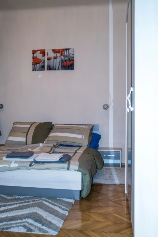 BPM - Golden Eagle Apartment