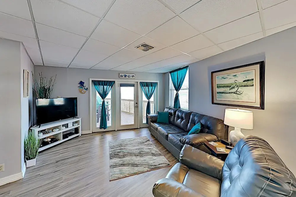 Updated Getaway W/ Pool, Hot Tub & Epic Bay Views 2 Bedroom Condo