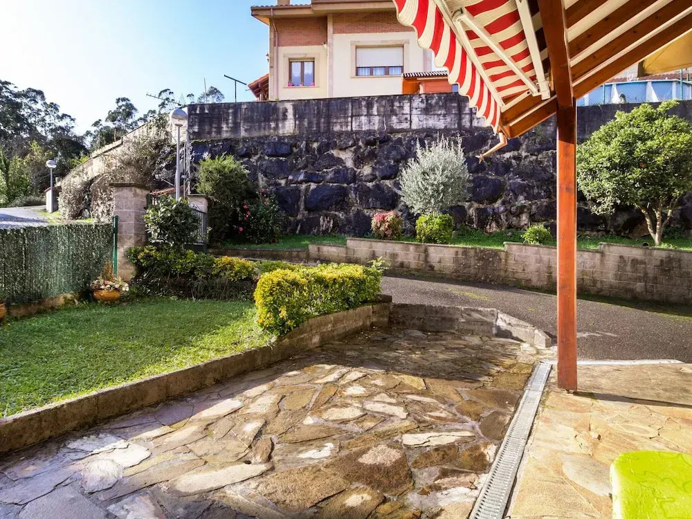 Exquisite Holiday Home in Carasa With Private Garden