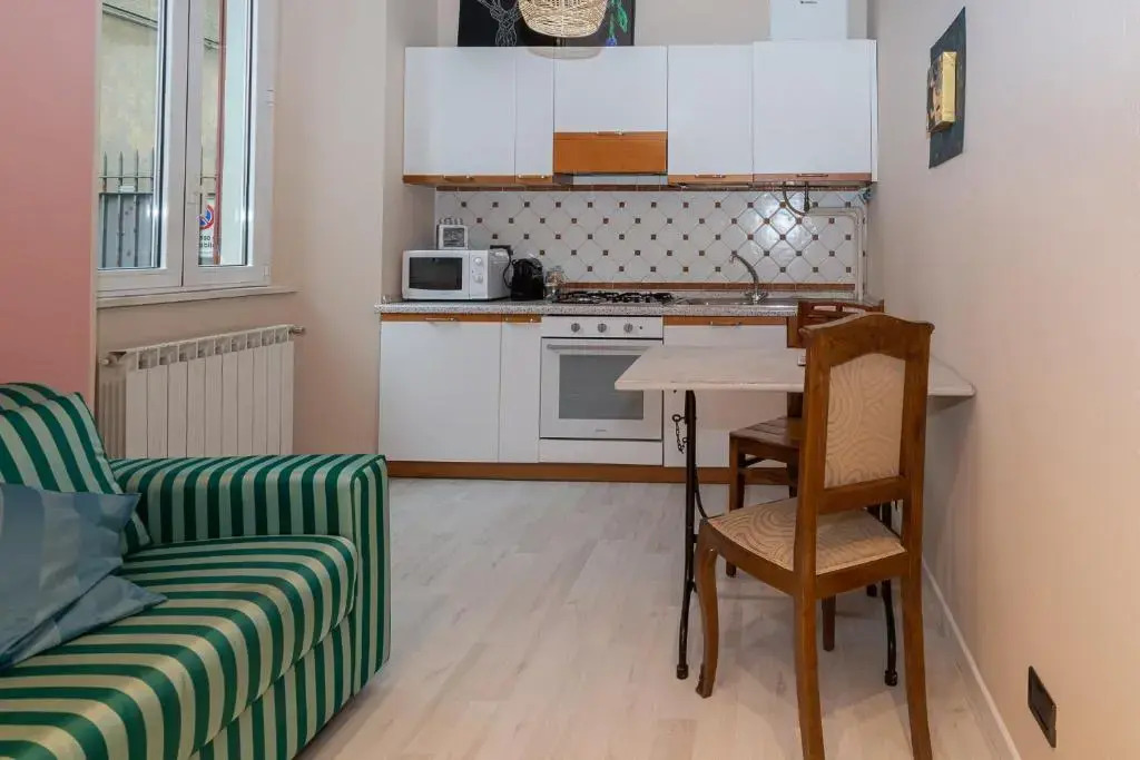 Town 6 - small studio in Cernobbio
