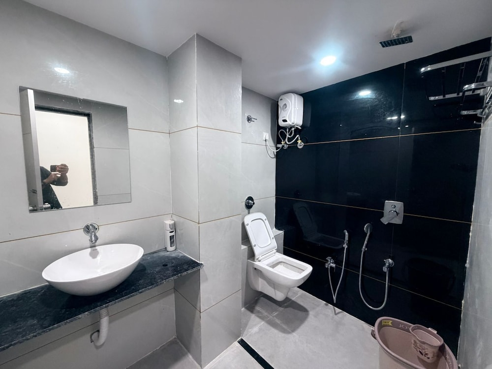 The 7 elevan hotel