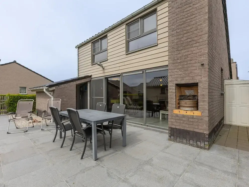 Holiday Home Within Walking Distance of the sea