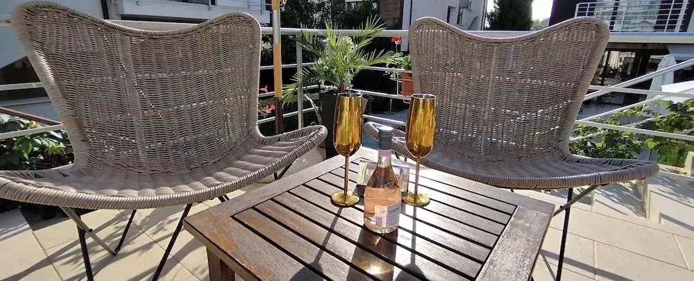 Sunny Beach Retreat - 2-bedroom Apartment