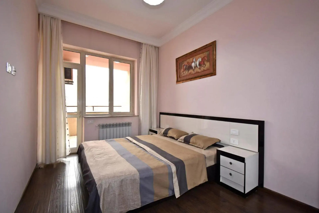 Buzand street 1 bedroom Newly Renovated apartment near Republic Square BU777