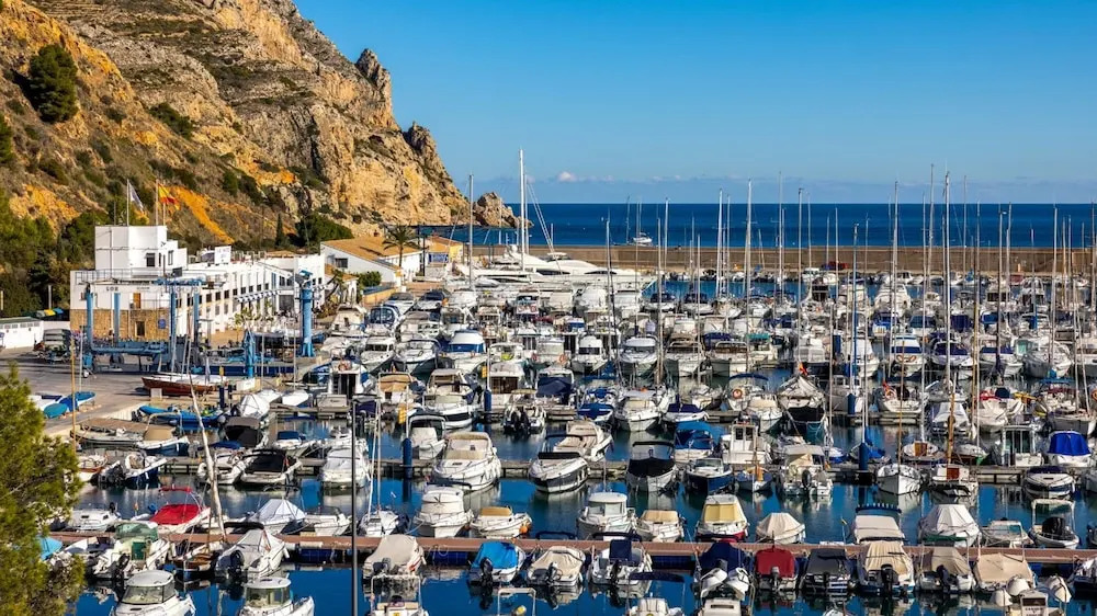 Saladar in J vea With 3 Bedrooms and 2 Bathrooms