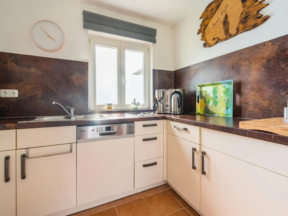 Snug Bungalow in Insel Poel Germany near Beach