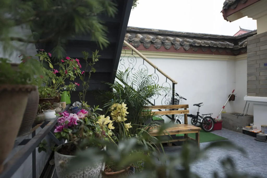 Shi Lin family folk inn