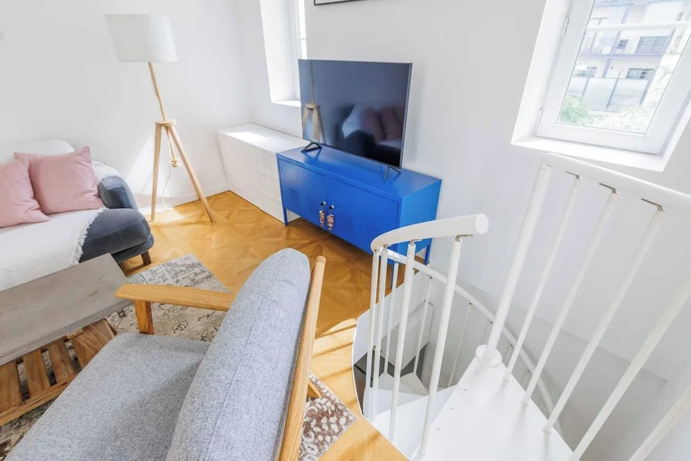 Apartment 1 BDR /4P 16th Near Trocadaro