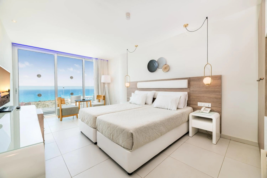 Tasia Maris Sands