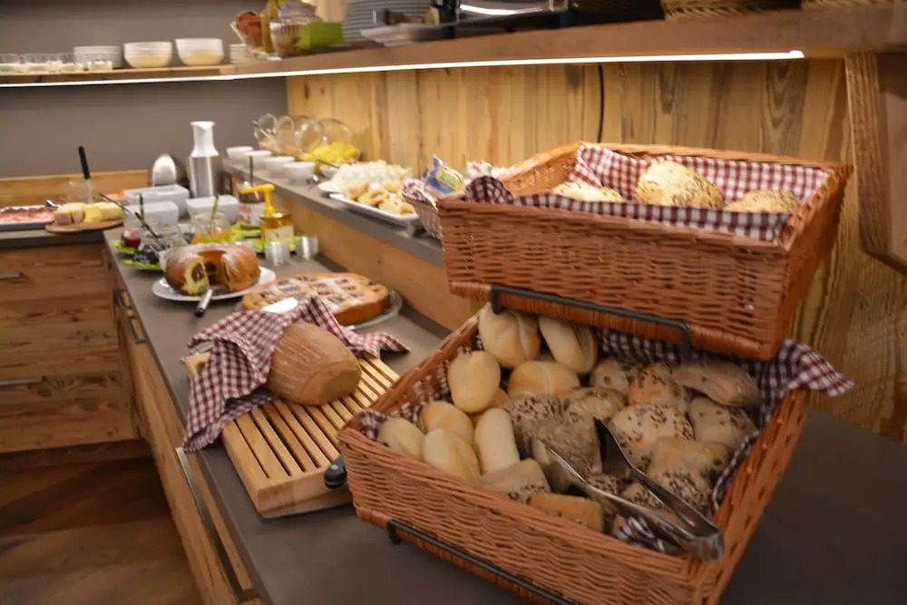 DOLOMITES B&B - Suites, Apartments and SPA