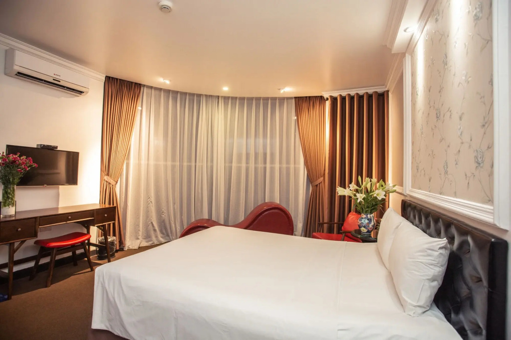 Dinh Hotel