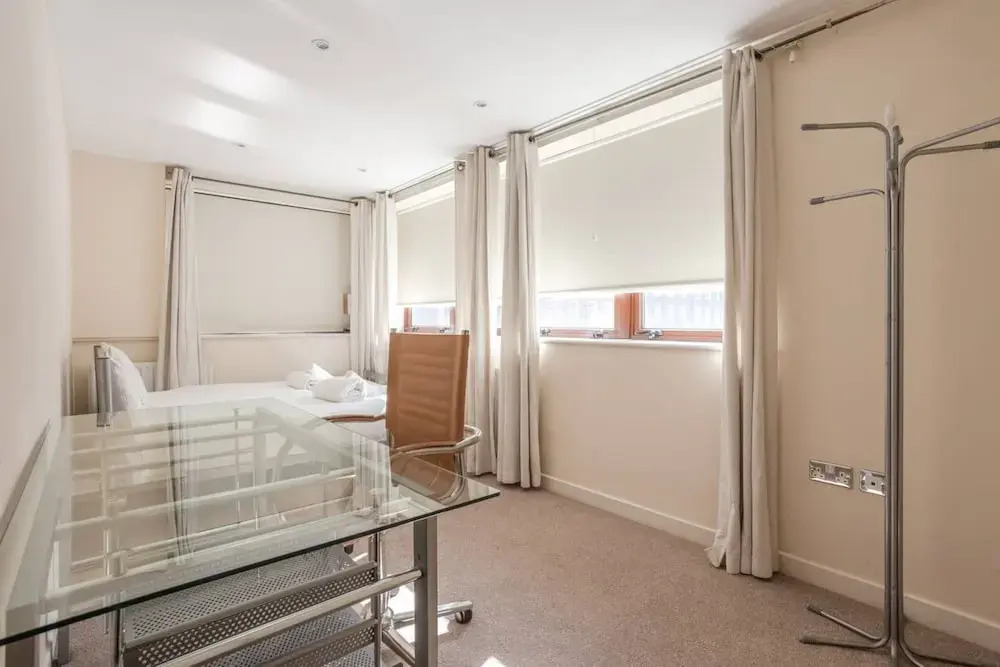 Spacious 4 Bedroom Home in Marylebone
