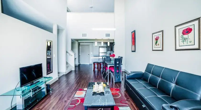 Hollywood Hills Apartment