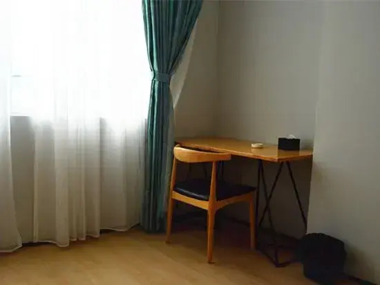 Huaiji Feiyang Business Hotel