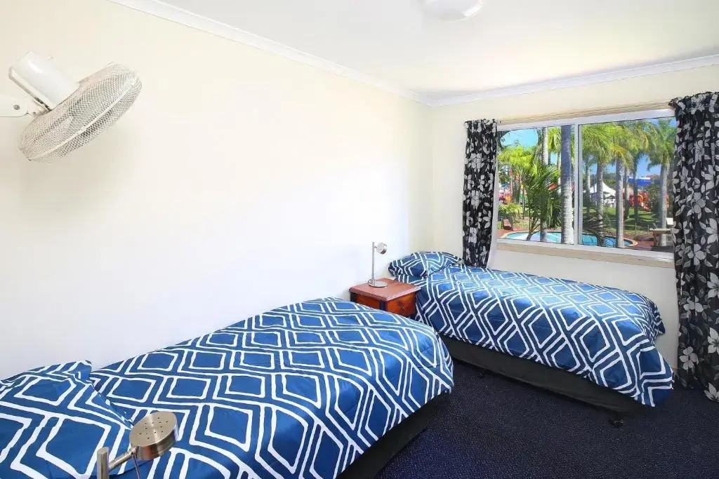 Resort Style - The Oasis Resort Villa 7, 2 Landsborough Pde
