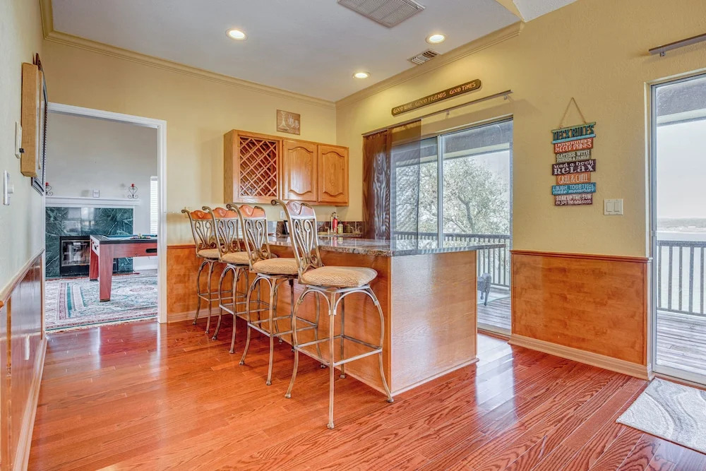 Amazing Waterfront Views & Sauna: Canyon Lake Home