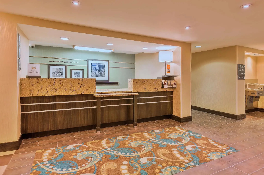 Spark by Hilton Bakersfield Central