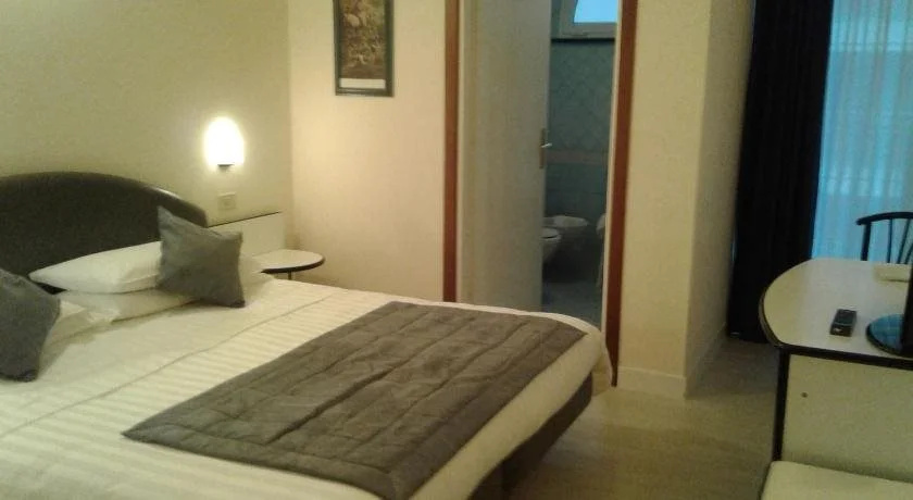Hotel Trevi Riccione, in centro sul mare con cucina