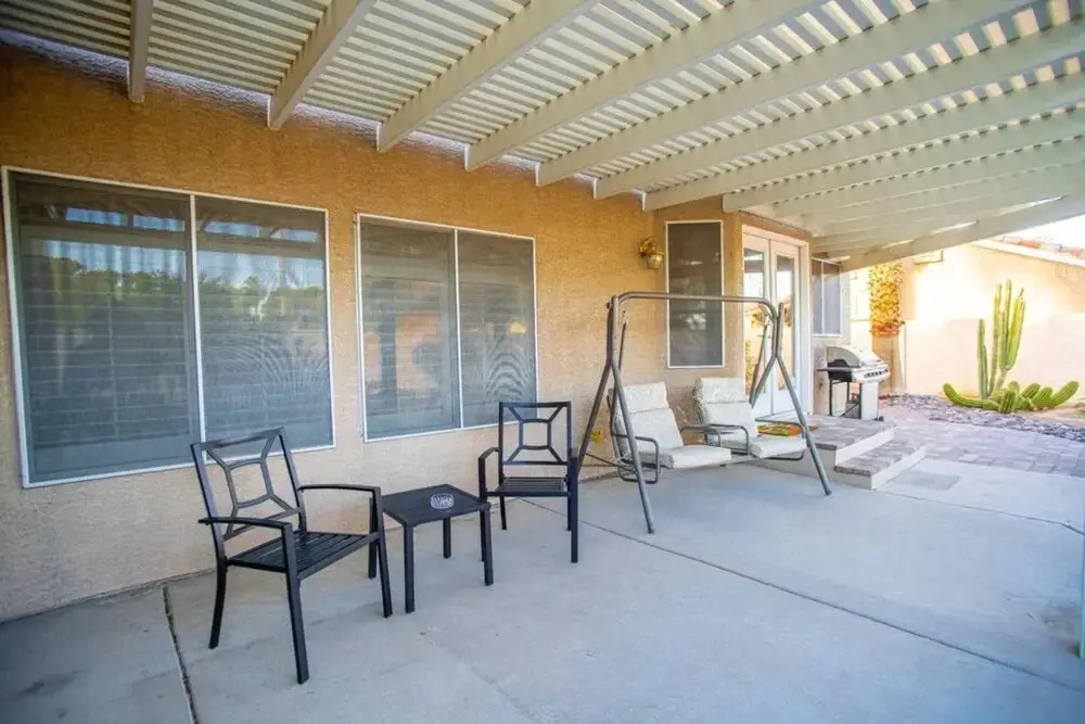 Las Vegas Villa Minutes From Strip w/ Pool Table!