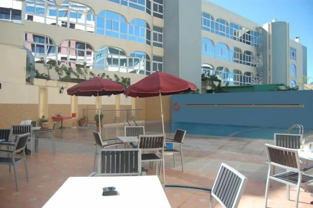 Hotel De La Corniche