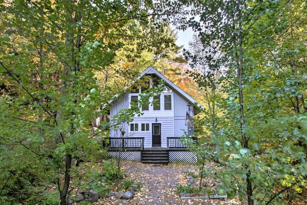 Gilford Cabin - 2 Mi to Gunstock Mountain Resort!