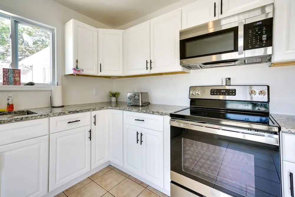 Charming Beach Haven West Home: 1 Mi to Beach!