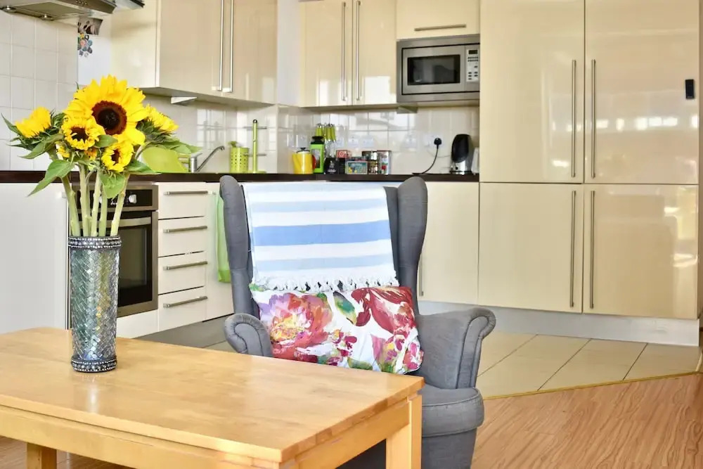 1 Bedroom Flat With Balcony in Rathmines