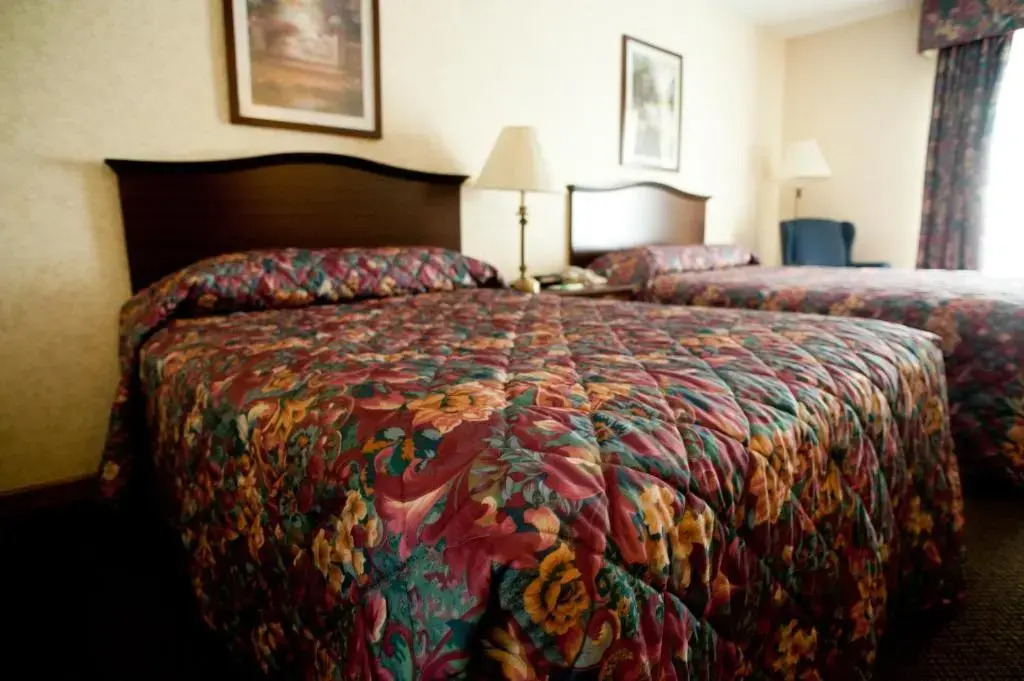 East Norwich Inn