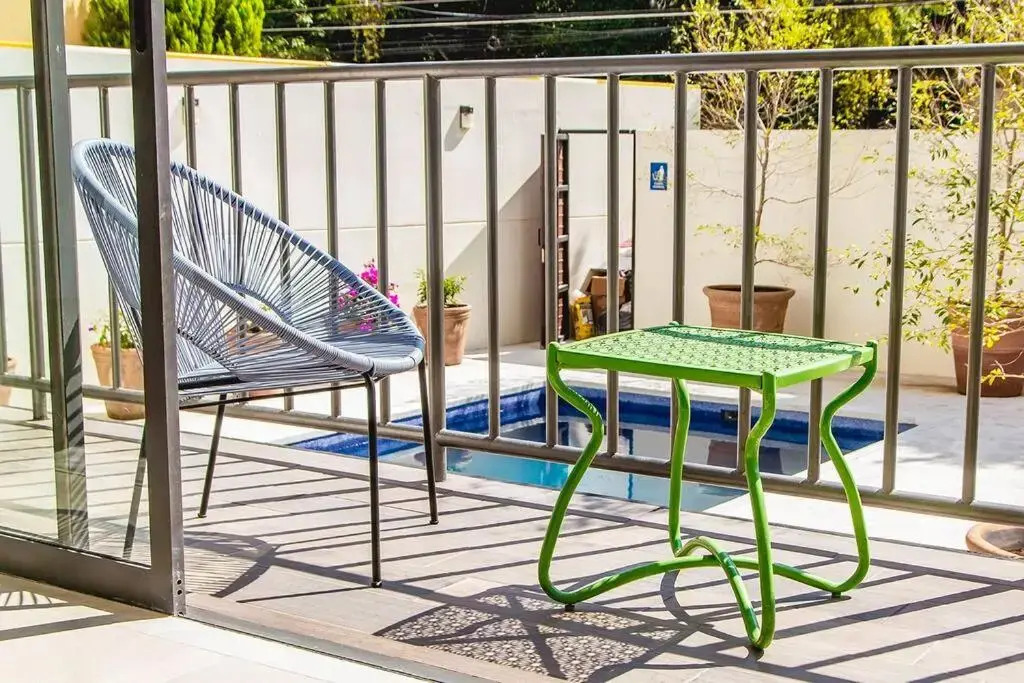 100MB Apt with Rooftop & Swimming Pool