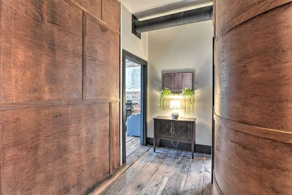 Upscale Loft in the Heart of Dtwn Springfield
