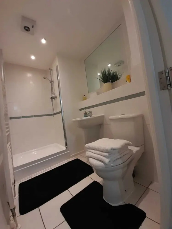 Impeccable 2-bed Apartment in London