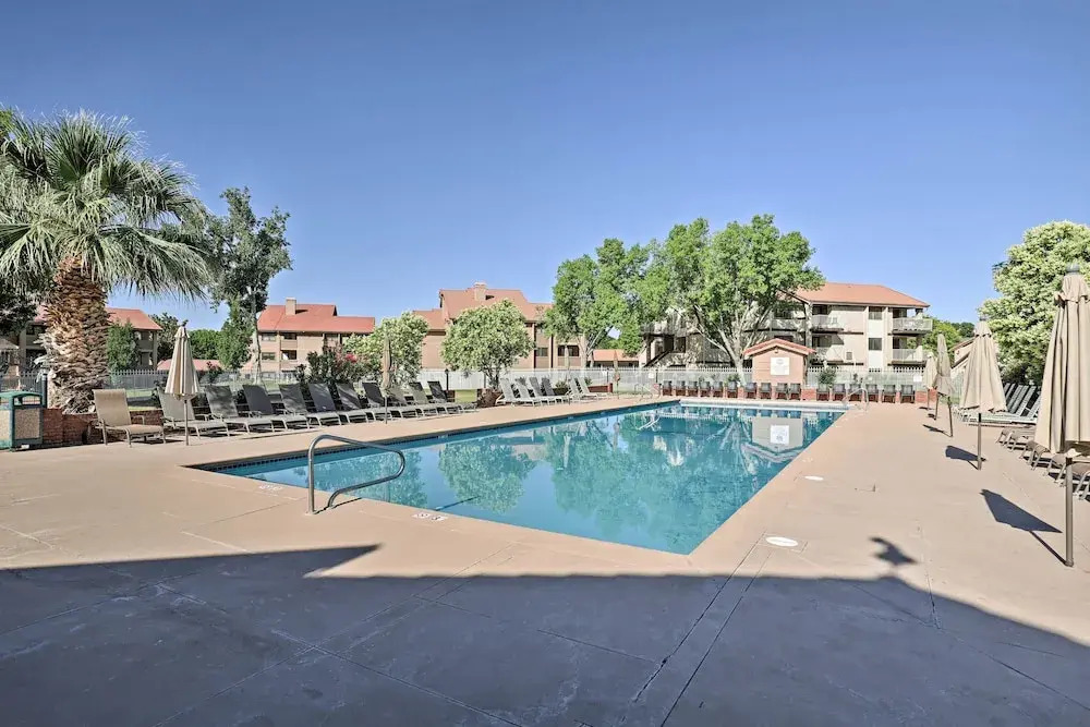 5 Mi to Town Square Park: Condo in Sports Village