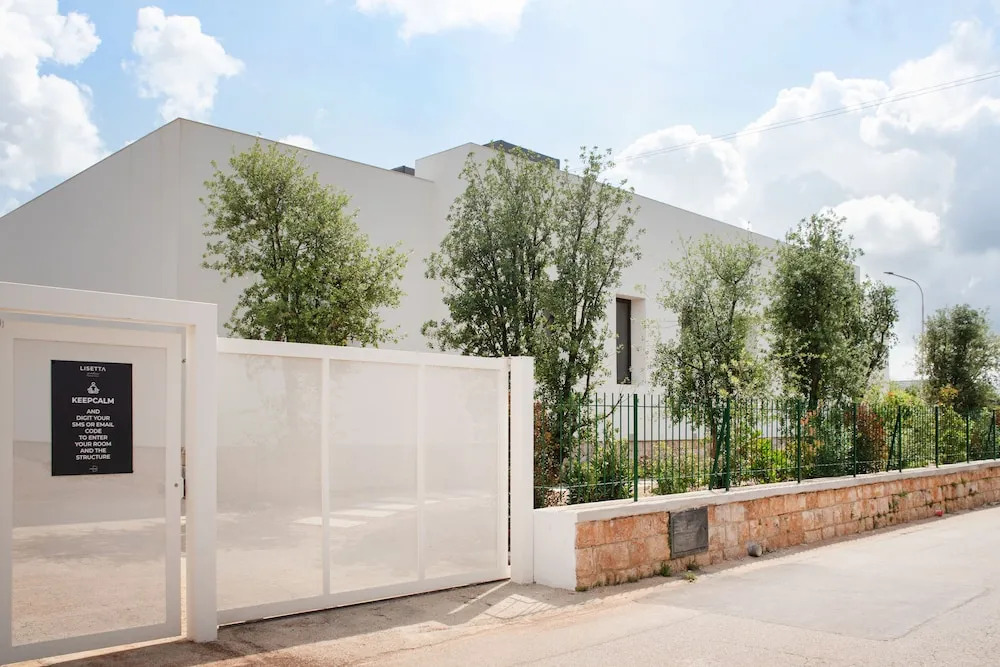 Lisetta Gardens Boutique & Suites