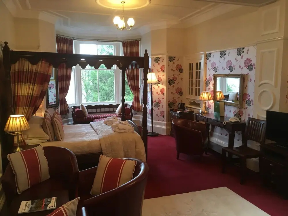 Abbots Brae Hotel