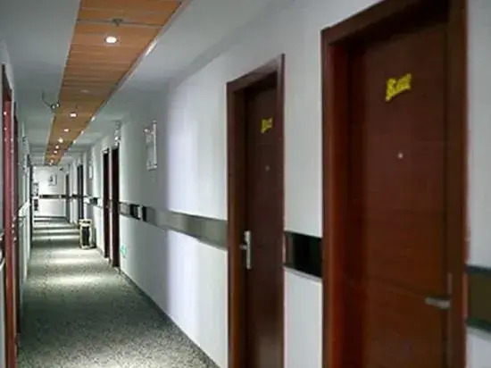 8 Days Hotel (Minhang Jiaotong University Branch)