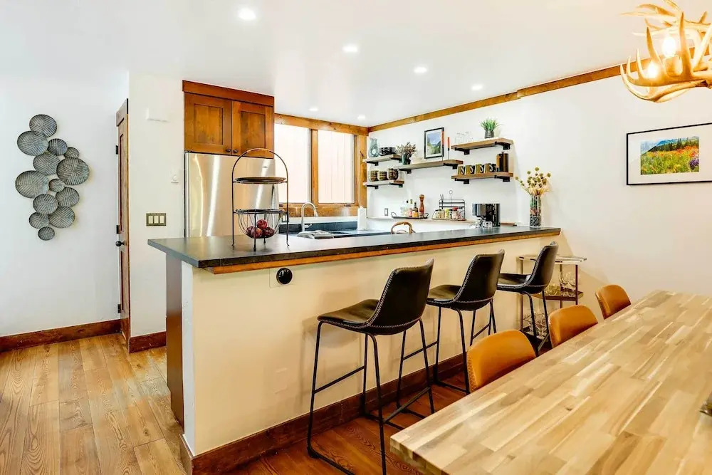 Elegant Vail Home - Walk to Booth Falls Trail