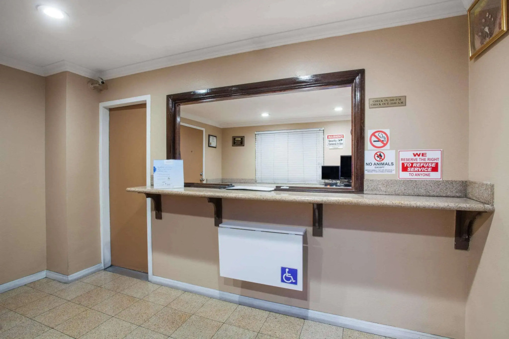 Express Inn & Suites Ontario Airport