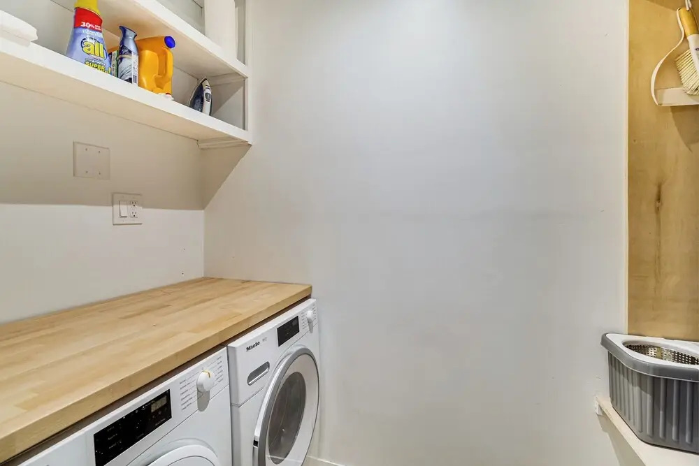 1 Block to Beach & Eats: Modern Indialantic Apt