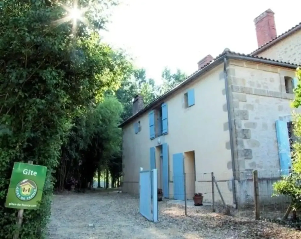 House With 2 Bedrooms in Puysserampion, With Wonderful City View, Pool
