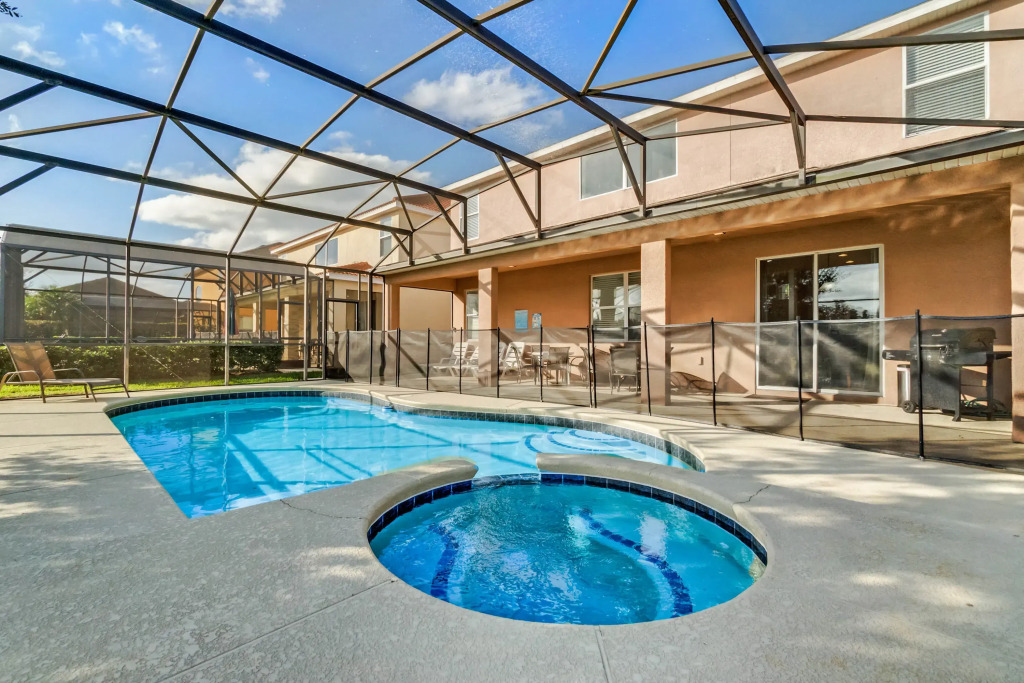 6 Bedrooms 4 Bathrooms Veranda Palms 4457 Np