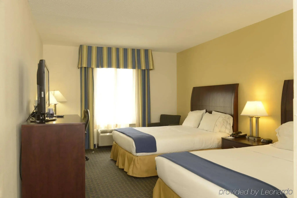 Holiday Inn Express & Suites Wilson-Downtown by IHG