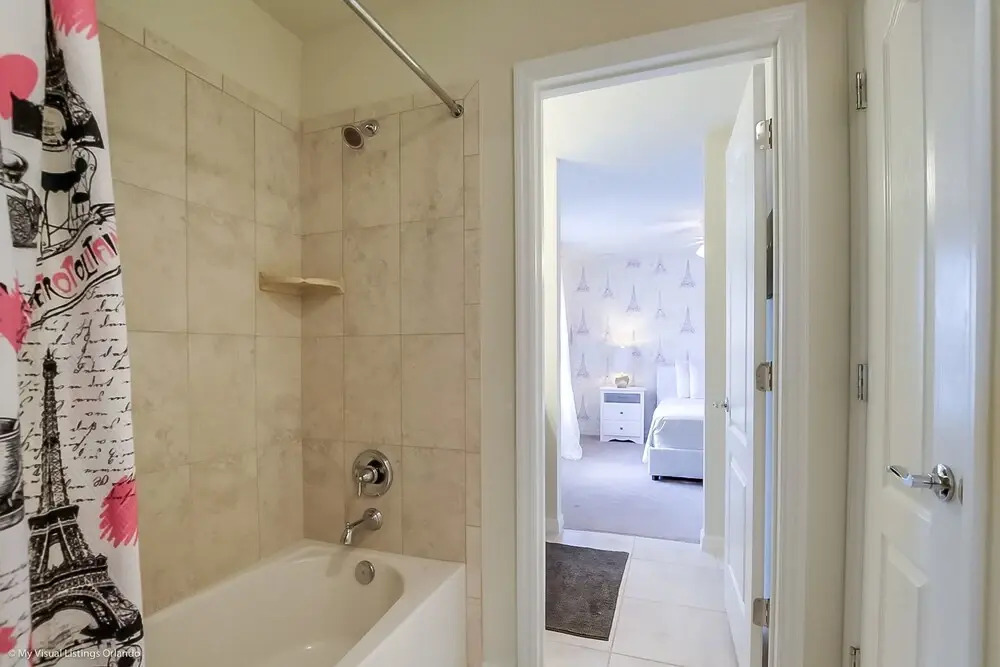 Windsor at Westside - 8817 Macapa Drive