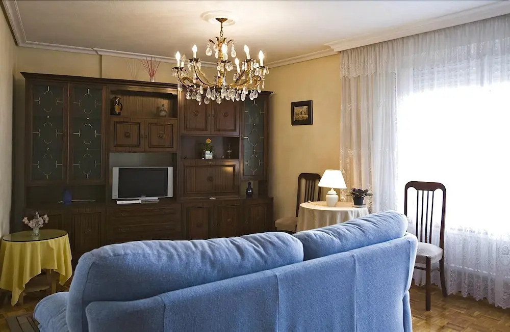 Pamplona 100489 3 Bedroom Apartment by Mo Rentals