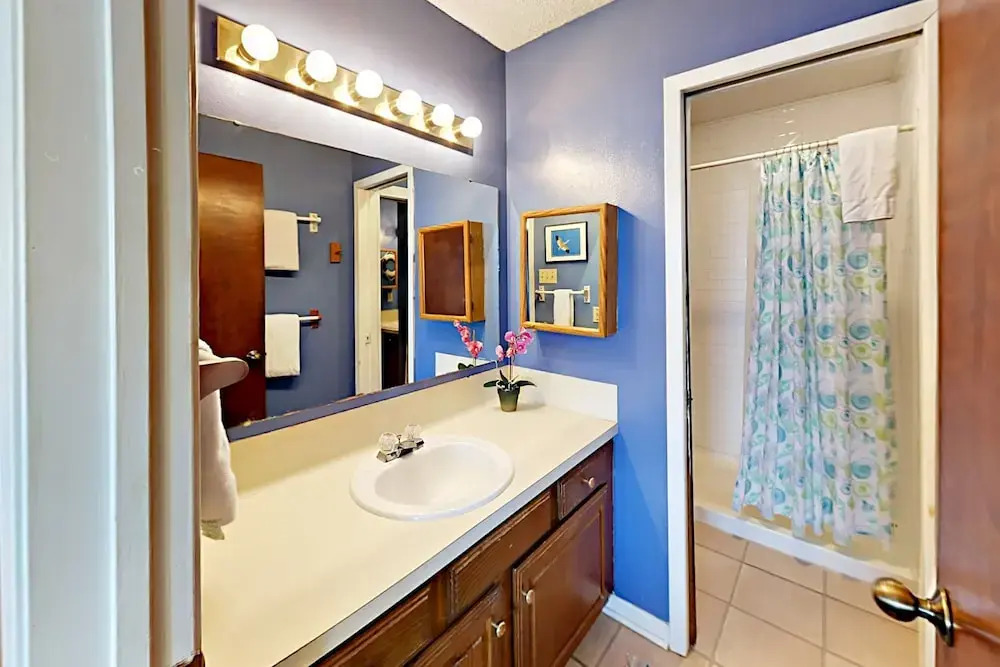 Fortuna Bay #10 2 Bedrooms 1.5 Bathroom Condo