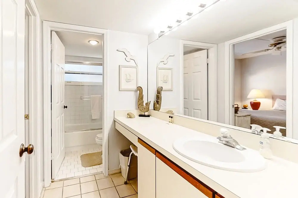 Bright & Sunny Oceanfront Getaway With Central AC & Pool