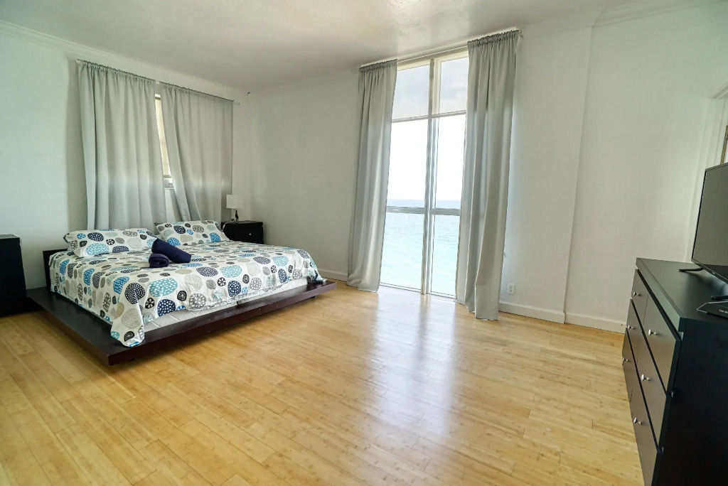 Hallandale Beach Intracoastal View Apartments