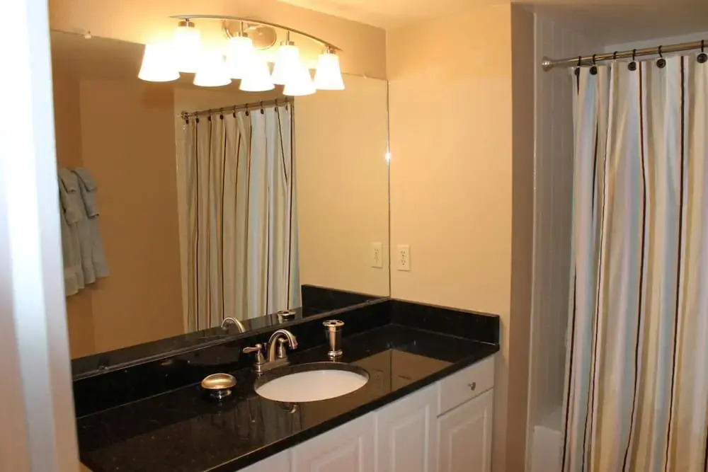 Beach Palms- Unit 102