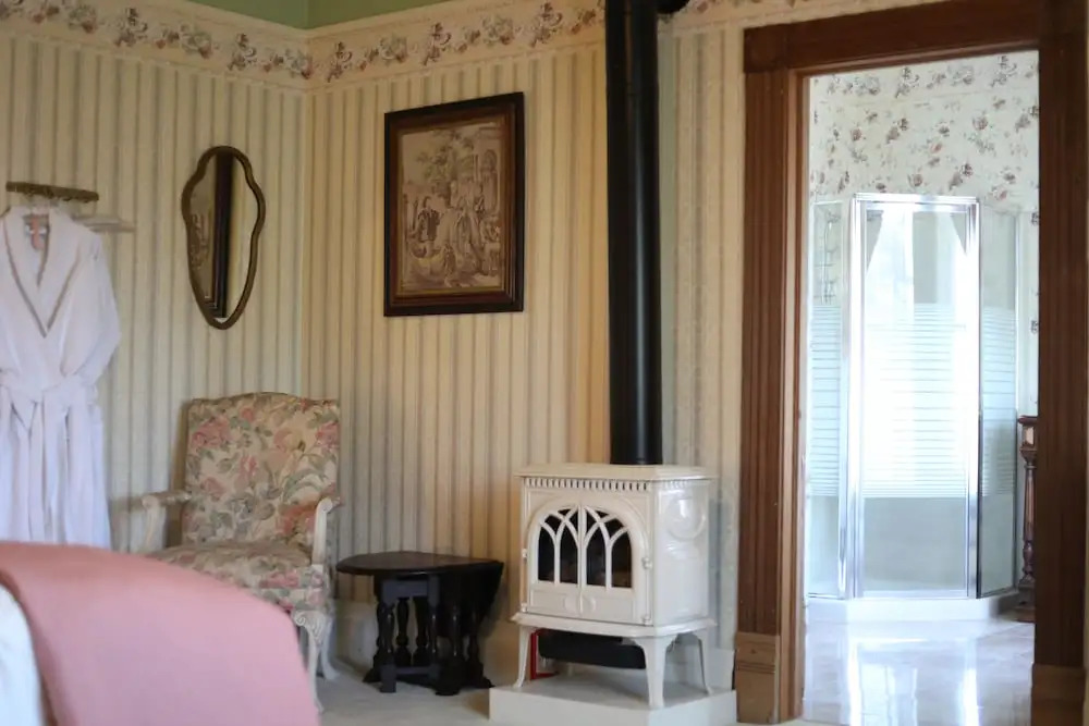 Adams Pragge House - Victorian Bed & Breakfast