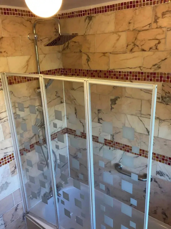 Spacious 2-bedroom London Flat With Balconies, Near Tube & Transport Links