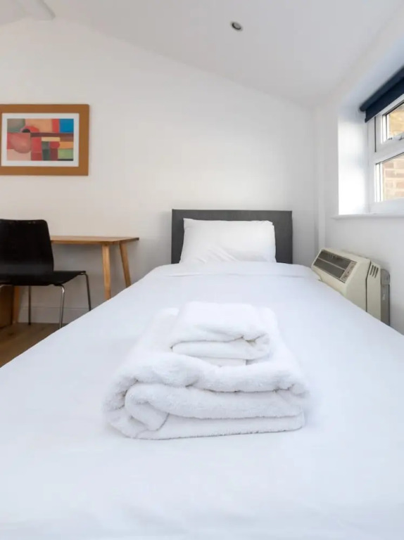 Spaciously Renovated 2BD Flat - Camden